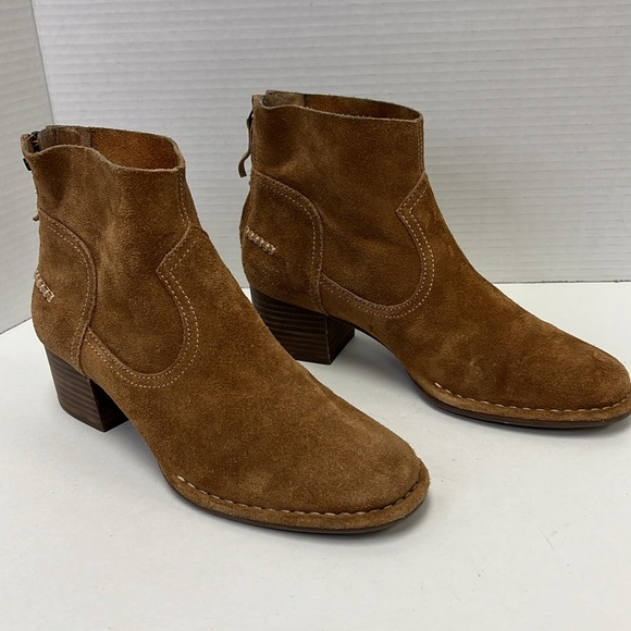 SOLD IN STORE UGG Bandara Block Heel Ankle Boots Suede 3 Size 7 - Picture 5 of 13